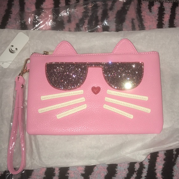 Kitty Wristlet in Pink - Picture 4 of 5